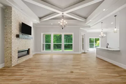 Living - 5800 S Mosley Ln, Crestview, FL 32539 photo 1 of 7