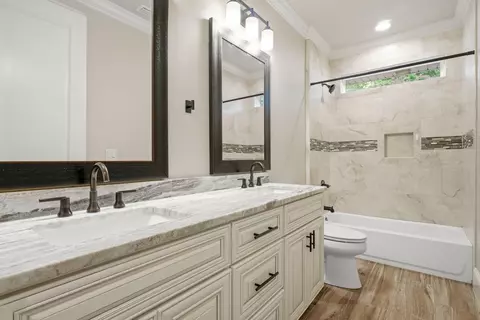 Bath - 5800 S Mosley Ln, Crestview, FL 32539 photo 5 of 6