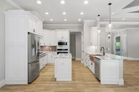 Kitchen - 5800 S Mosley Ln, Crestview, FL 32539 photo 1 of 6
