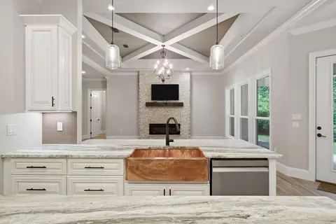 Kitchen - 5800 S Mosley Ln, Crestview, FL 32539 photo 6 of 6