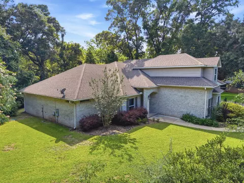 Exterior - 5800 S Mosley Ln, Crestview, FL 32539 photo 2 of 8