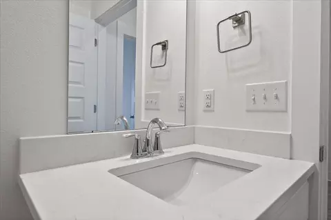 Bath - 210 Lyla Ln, Crestview, FL 32539 photo 7 of 7