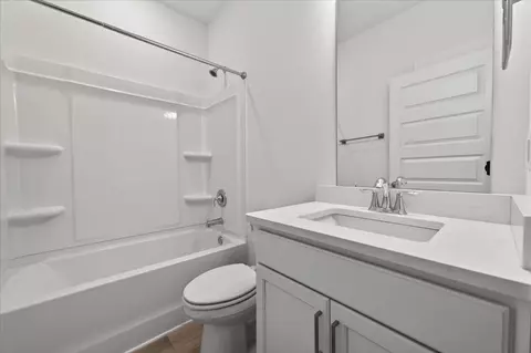 Bath - 210 Lyla Ln, Crestview, FL 32539 photo 5 of 7