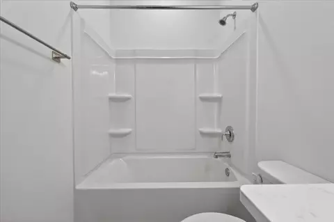 Bath - 210 Lyla Ln, Crestview, FL 32539 photo 6 of 7
