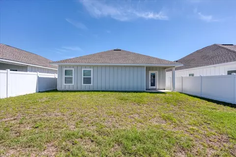 Exterior - 210 Lyla Ln, Crestview, FL 32539 photo 4 of 8