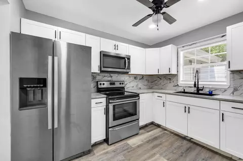 900 Bryn Mawr Blvd, Mary Esther, FL 32569