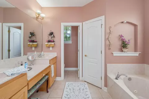 Bath - 3933 Painter Branch Rd, Crestview, FL 32539 photo 5 of 6