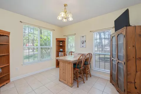 Dining - 3933 Painter Branch Rd, Crestview, FL 32539 photo 3 of 3