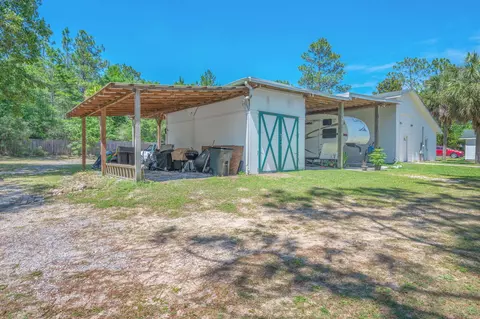 Exterior - 3933 Painter Branch Rd, Crestview, FL 32539 photo 15 of 24