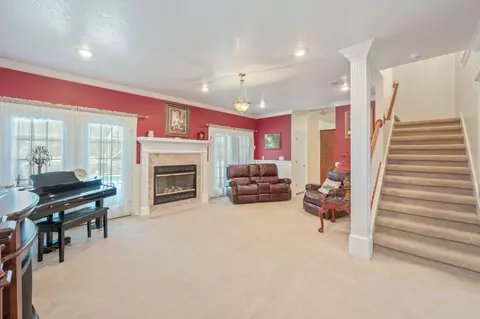 Living - 3933 Painter Branch Rd, Crestview, FL 32539 photo 2 of 3