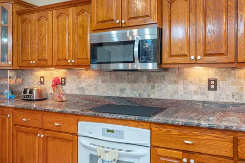 Kitchen - 3933 Painter Branch Rd, Crestview, FL 32539 photo 6 of 7