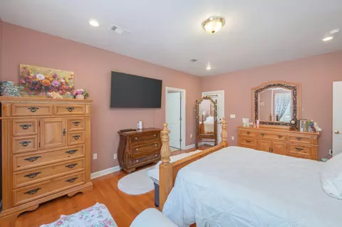 Bedroom - 3933 Painter Branch Rd, Crestview, FL 32539 photo 6 of 14