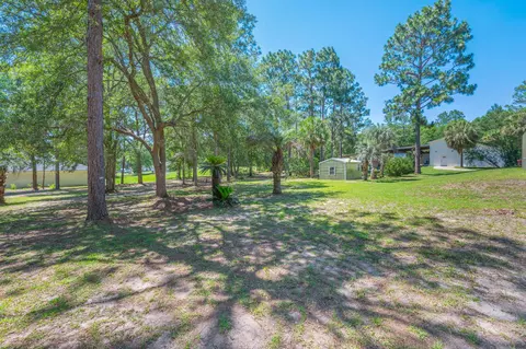 Exterior - 3933 Painter Branch Rd, Crestview, FL 32539 photo 22 of 24