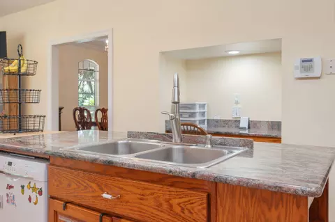 Kitchen - 3933 Painter Branch Rd, Crestview, FL 32539 photo 5 of 7