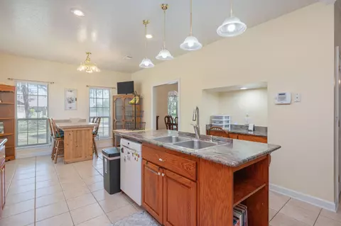 Kitchen - 3933 Painter Branch Rd, Crestview, FL 32539 photo 4 of 7