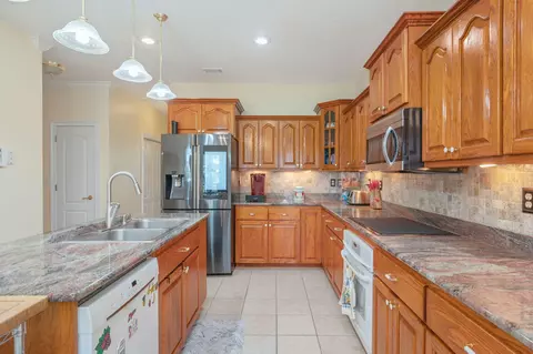 Kitchen - 3933 Painter Branch Rd, Crestview, FL 32539 photo 7 of 7