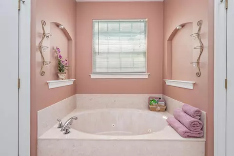 Bath - 3933 Painter Branch Rd, Crestview, FL 32539 photo 4 of 6