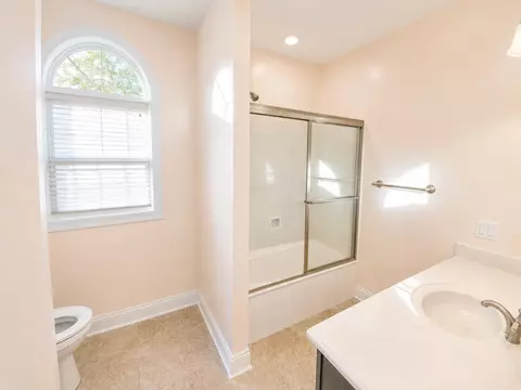 Bath - 147 Dover Ln, Freeport, FL 32439 photo 2 of 4