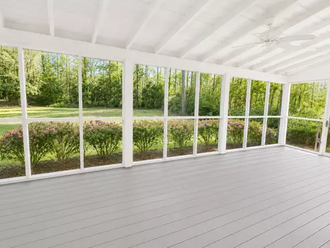 Exterior - 147 Dover Ln, Freeport, FL 32439 photo 4 of 8