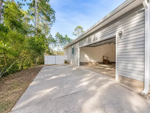 Exterior - 147 Dover Ln, Freeport, FL 32439 photo 7 of 8