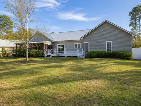 Exterior - 147 Dover Ln, Freeport, FL 32439 photo 6 of 8
