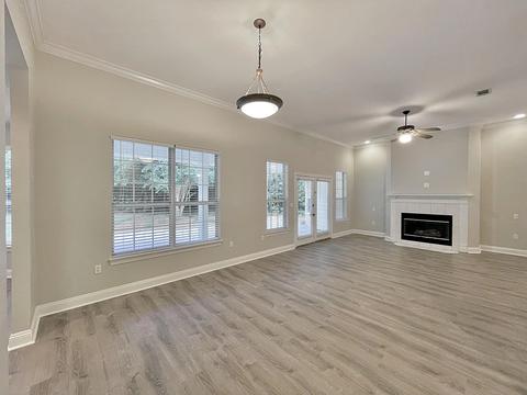 Living - 4683 Lovegrass Ln, Crestview, FL 32539 photo 5 of 10