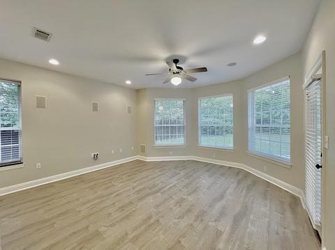 Living - 4683 Lovegrass Ln, Crestview, FL 32539 photo 8 of 10