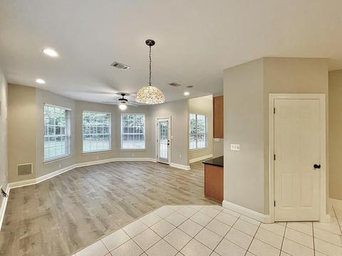 Living - 4683 Lovegrass Ln, Crestview, FL 32539 photo 9 of 10
