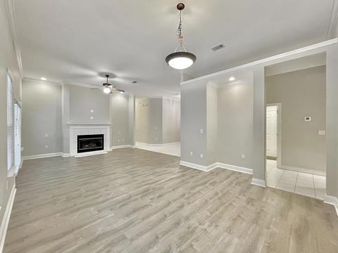 Living - 4683 Lovegrass Ln, Crestview, FL 32539 photo 6 of 10