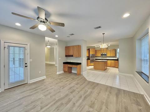 Living - 4683 Lovegrass Ln, Crestview, FL 32539 photo 10 of 10