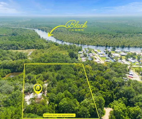 58 Blue Gill Rd, Freeport, FL 32439