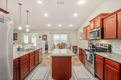 Kitchen - 6313 Antigone Cir, Crestview, FL 32536 photo 5 of 6