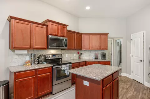 Kitchen - 6313 Antigone Cir, Crestview, FL 32536 photo 2 of 6