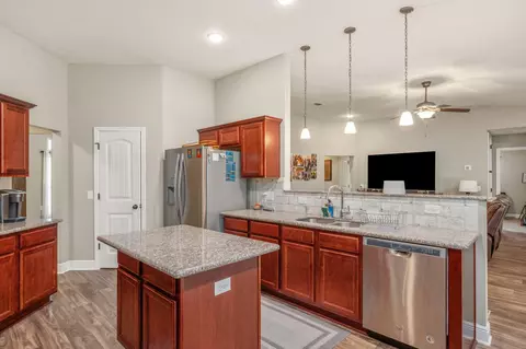 Kitchen - 6313 Antigone Cir, Crestview, FL 32536 photo 3 of 6