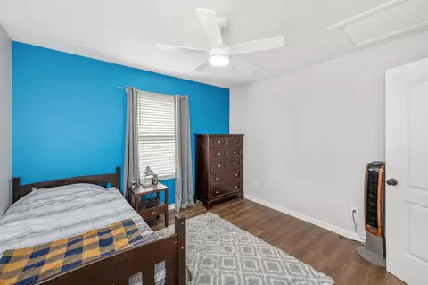 Bedroom - 114 Oakcrest Dr, Crestview, FL 32539 photo 5 of 5