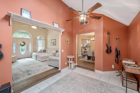 Entry Way - 114 Oakcrest Dr, Crestview, FL 32539 photo 2 of 2