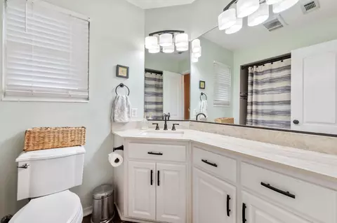 Bath - 114 Oakcrest Dr, Crestview, FL 32539 photo 6 of 7