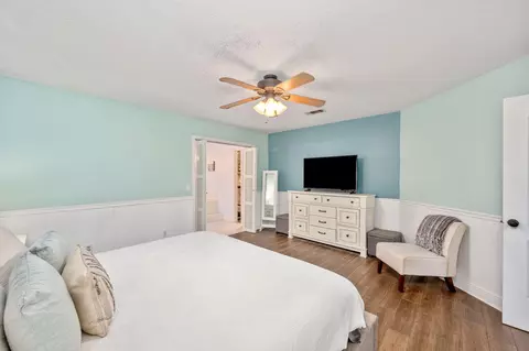 Bedroom - 114 Oakcrest Dr, Crestview, FL 32539 photo 1 of 5