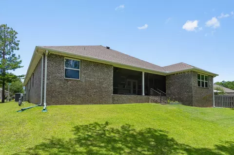 Exterior - 370 Mango Ln, Freeport, FL 32439 photo 7 of 19