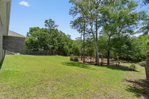 Exterior - 370 Mango Ln, Freeport, FL 32439 photo 6 of 19