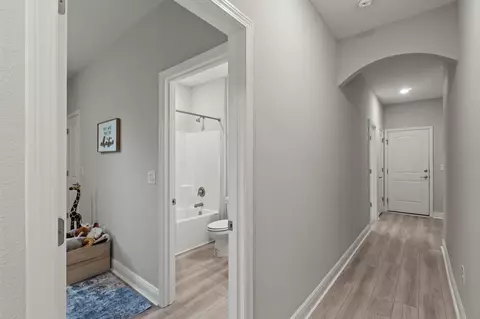 Entry Way - 370 Mango Ln, Freeport, FL 32439 photo 9 of 10