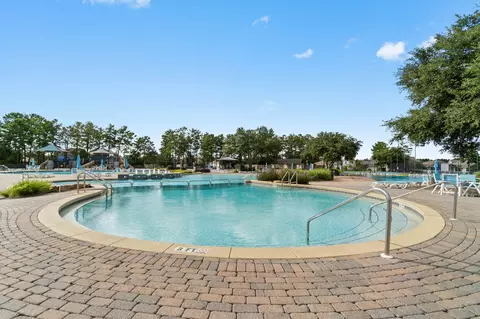 Exterior - 370 Mango Ln, Freeport, FL 32439 photo 10 of 19