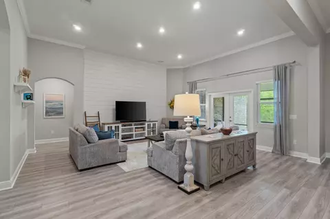 Living - 370 Mango Ln, Freeport, FL 32439 photo 1 of 4