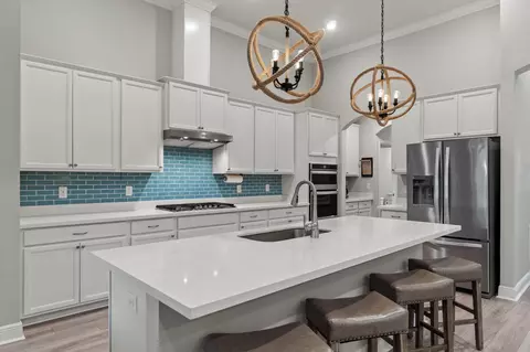 Kitchen - 370 Mango Ln, Freeport, FL 32439 photo 3 of 7