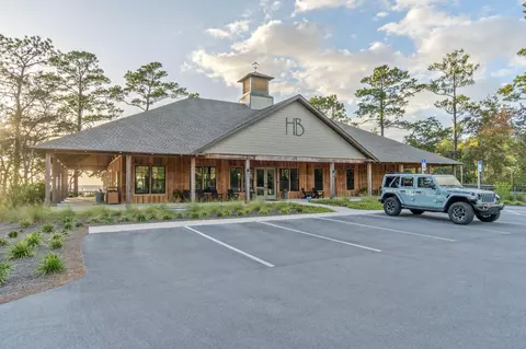 Exterior - 370 Mango Ln, Freeport, FL 32439 photo 16 of 19