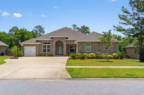 Exterior - 370 Mango Ln, Freeport, FL 32439 photo 2 of 19