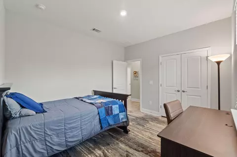 Bedroom - 370 Mango Ln, Freeport, FL 32439 photo 5 of 8