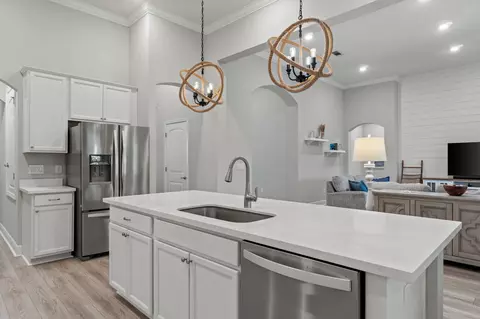 Kitchen - 370 Mango Ln, Freeport, FL 32439 photo 6 of 7