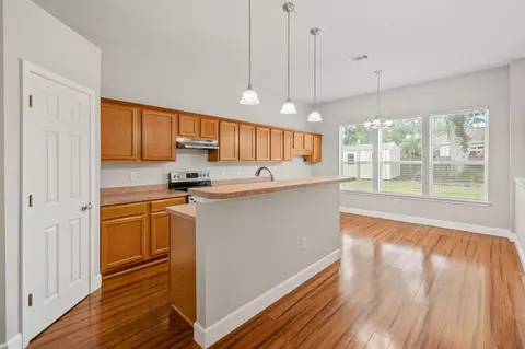 Kitchen - 5621 N Brook Dr, Crestview, FL 32539 photo 2 of 4