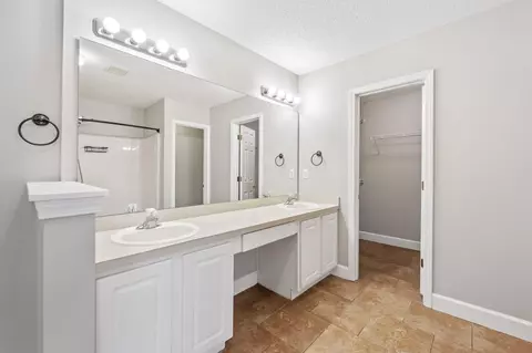 Bath - 5621 N Brook Dr, Crestview, FL 32539 photo 1 of 7